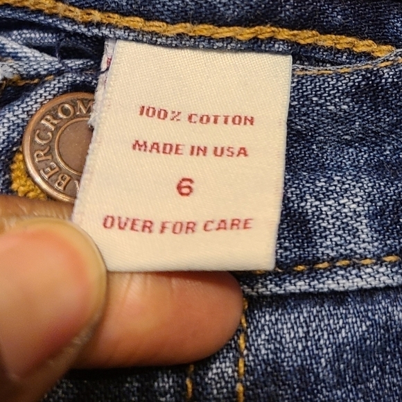 Abercrombie & Fitch | Women's Dark Denim Distressed Hem Mini Skirt (Size 6) - Picture 4 of 11